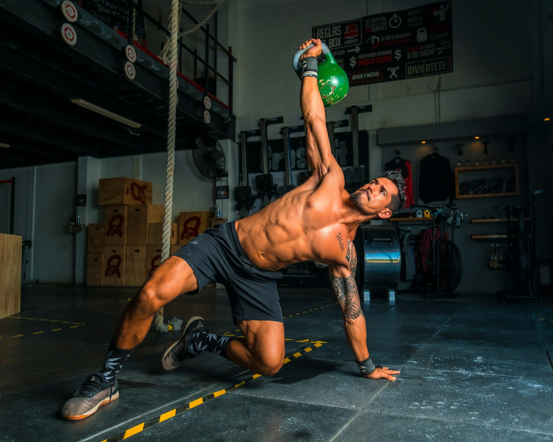 Atleta treinando no CrossFit Clã